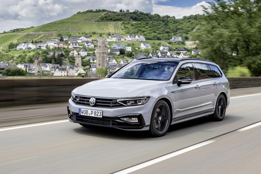  Volkswagen Passat Variant R-Line Edition (B8) 2019 года  (фото 17 из 31)
